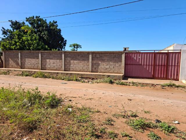 Área para Venda em Matola - 3
