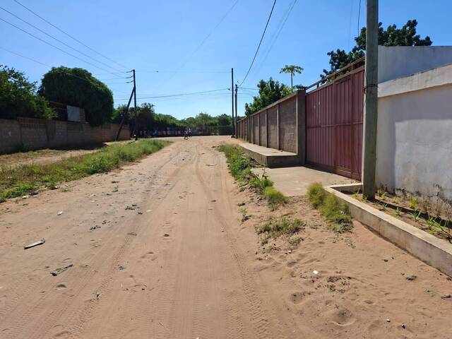 Área para Venda em Matola - 4