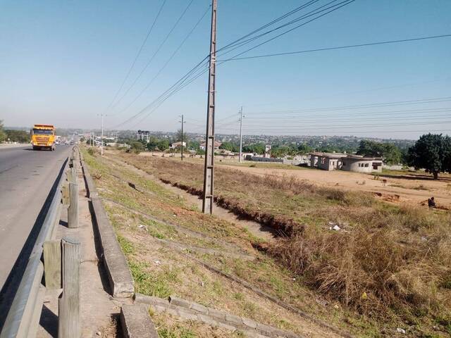 #245 - Conjunto Comercial para Venda em Marracuene - Maputo - 2