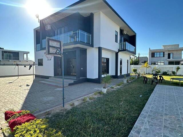#256 - Moradia para Venda em Maputo - Maputo - 1