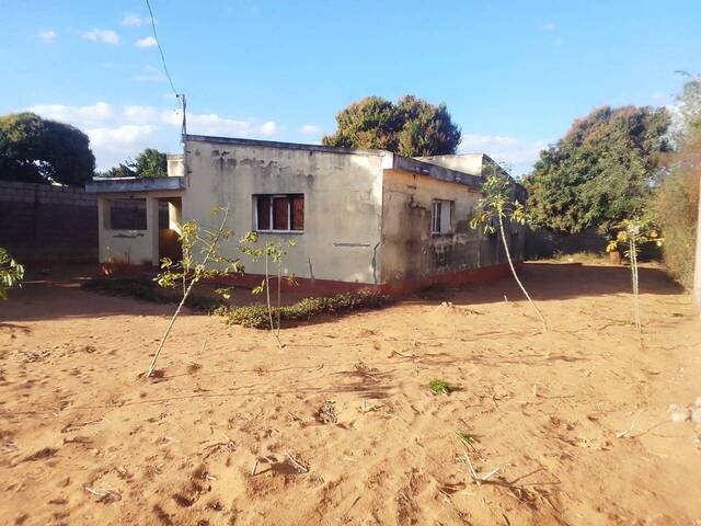 Terreno para Venda em Matola - 5